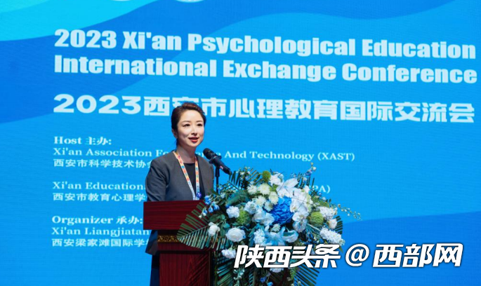 正在上传... acaa4c7f3173724bc85ef19229437f44.png