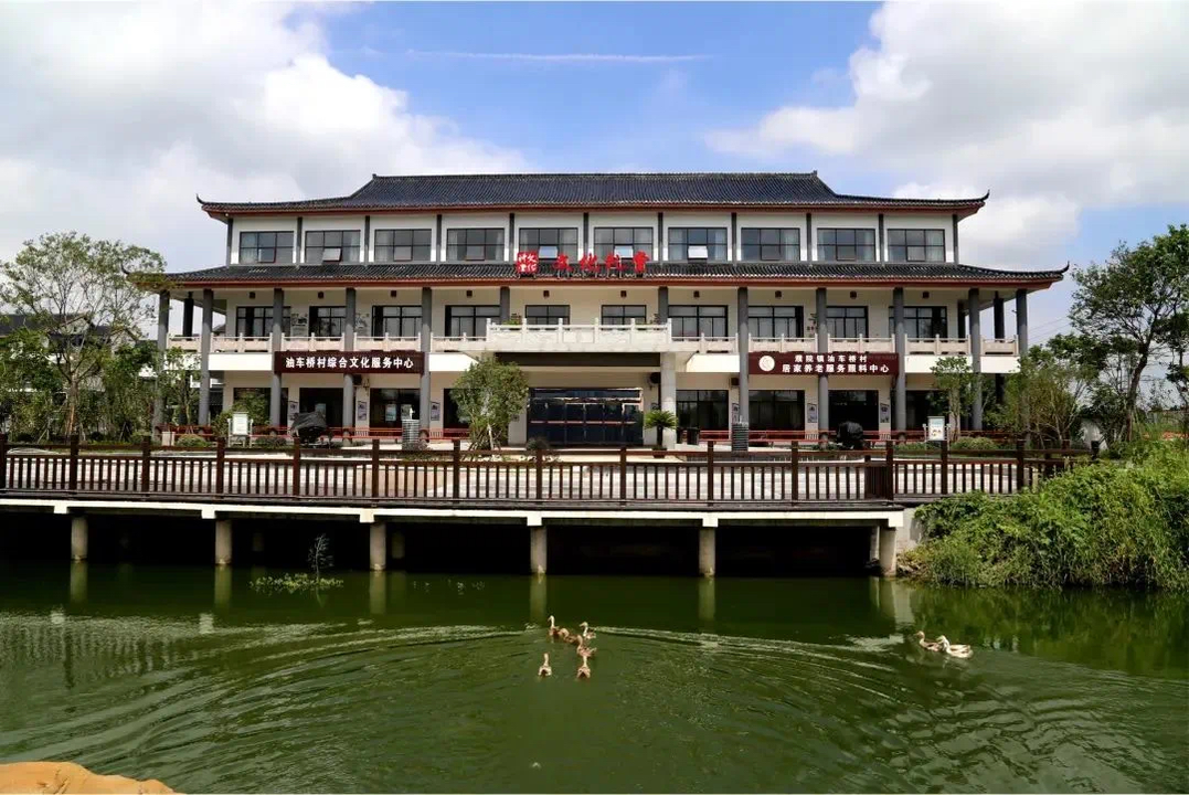 濮院镇油车桥村文化礼堂。图源桐乡发布.png ac1b42f7723584100f709087f206c54a.png