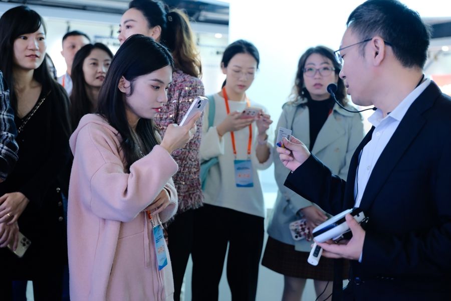 <br/ >参访团了解数字交通体系。华龙网记者 舒婷 摄