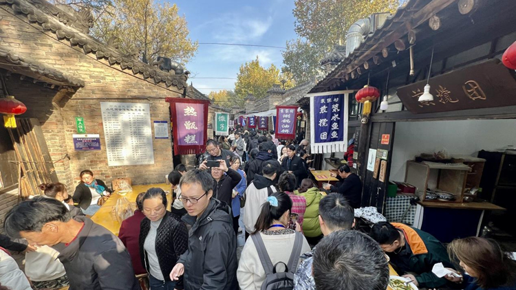 探寻乡村旅游明星村的“长红”密码 全国主流媒体走进袁家村