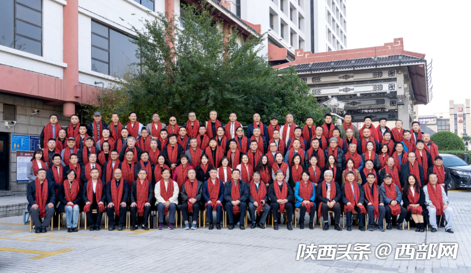 正在上传... b8763f34b3fa35bfbdb457f92564177a.png