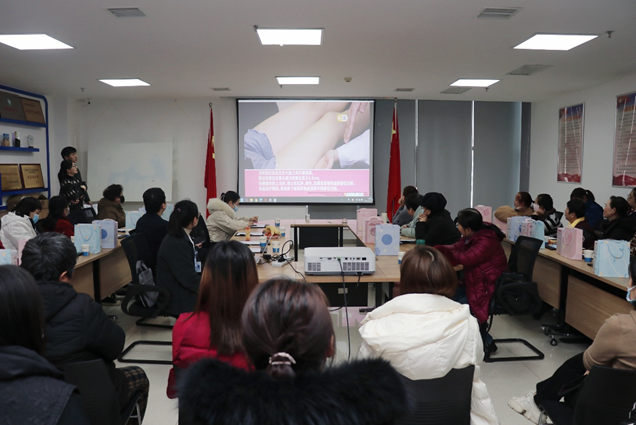 正在上传... 442feea21a7c9ecf59ecbf0c05e25ec0.png