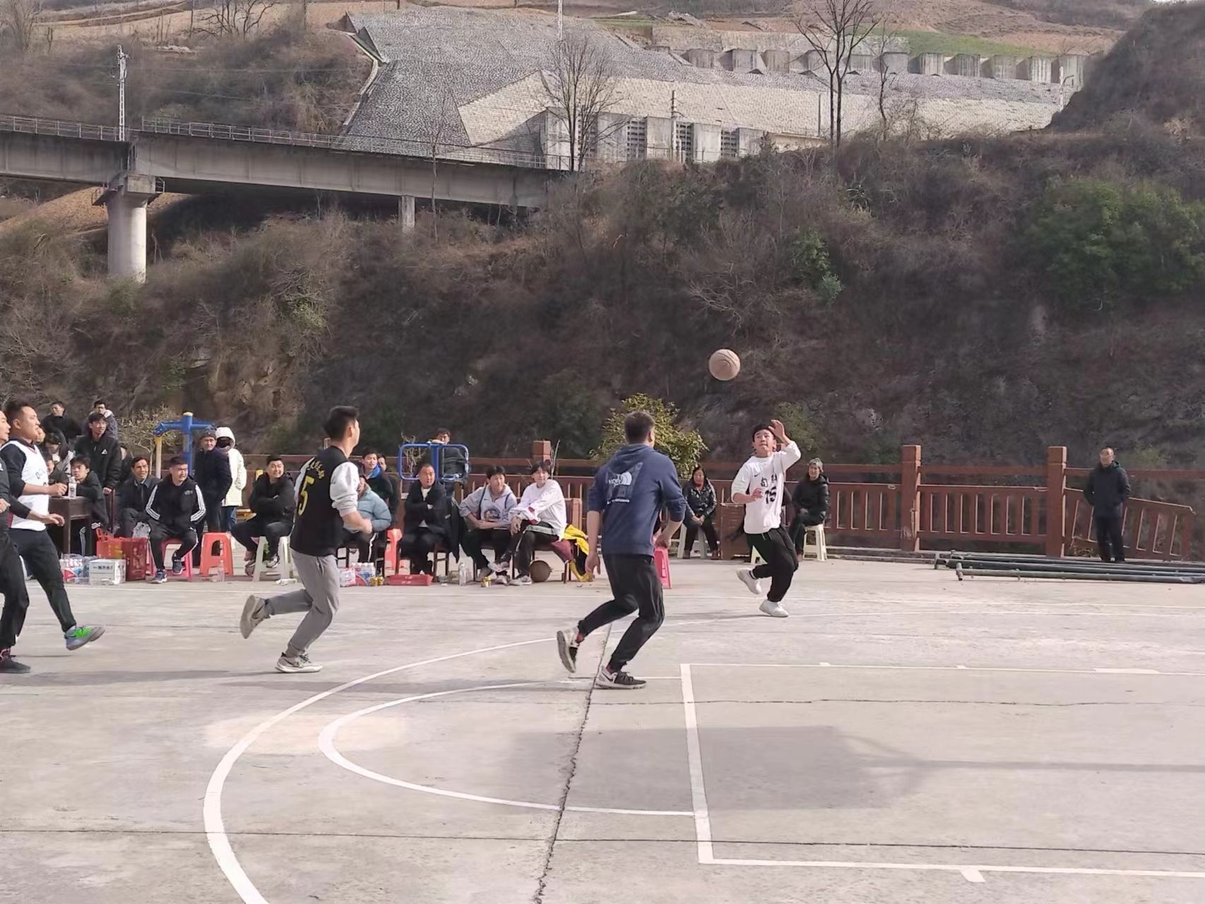 正月初三 旬阳市小河镇东山村将举办第二届庆新春“村BA”篮球赛