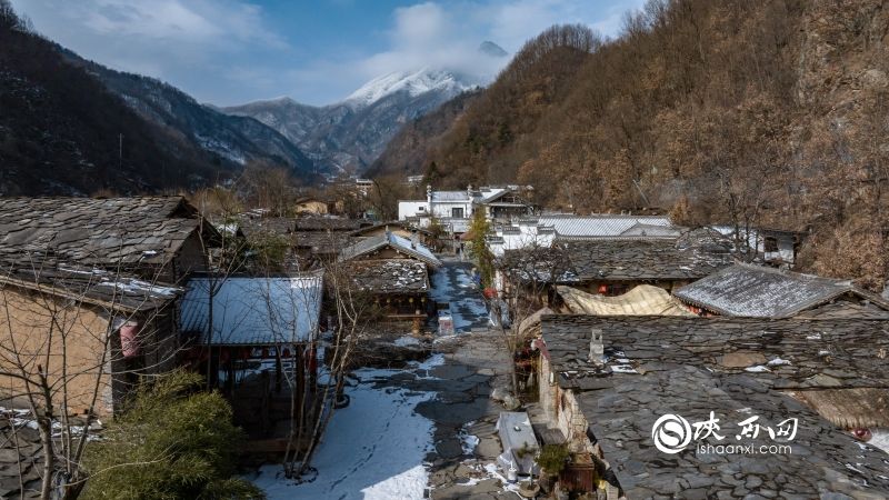 古色古香的终南山寨房屋