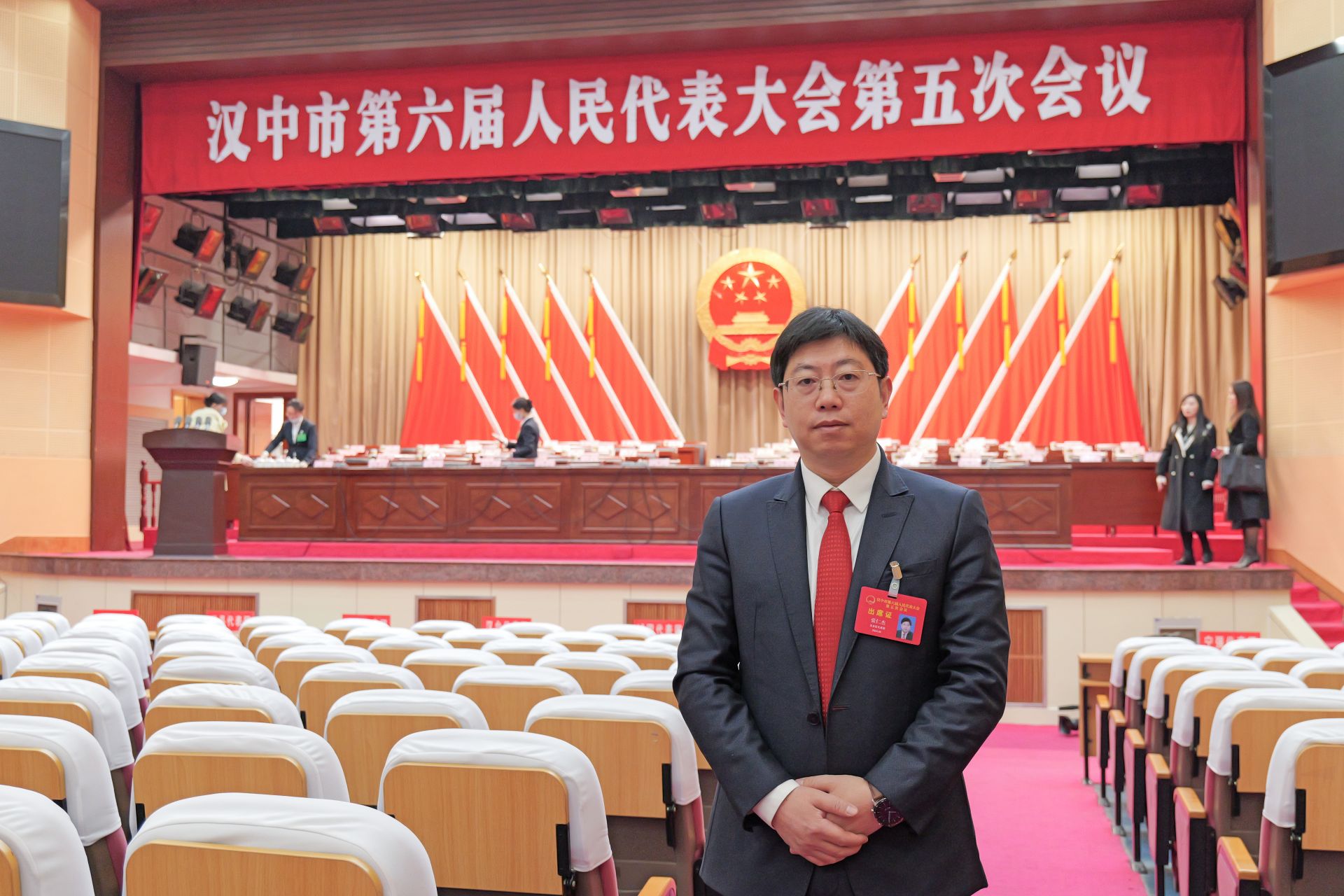 汉中市人大代表张仁杰： 建议支持和发展汉中非遗藤编产业