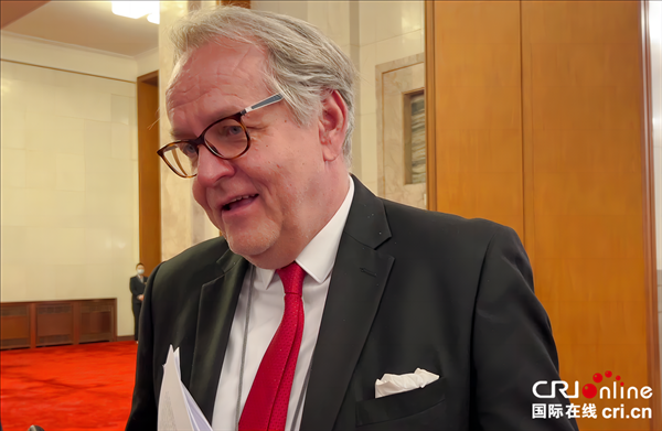 【机遇中国 共话两会】韧性强动能足 多国驻华大使看好中国经济机遇_fororder_<br/ >斯洛伐克驻华大使彼得·利扎克