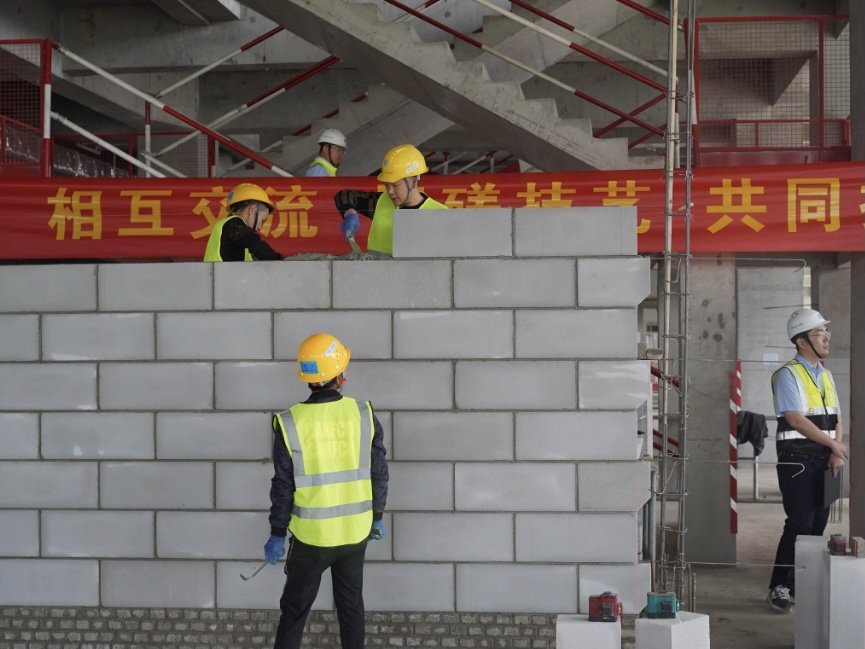 中建西安永安万汇广场项目举办劳动竞赛 80余位匠人切磋砌筑技能