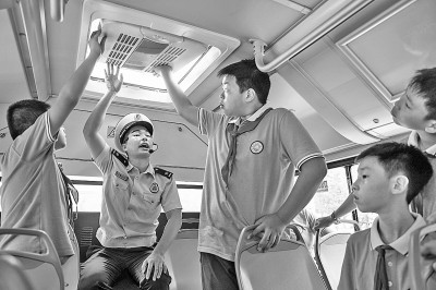 人人讲安全 个个会应急——各地各部门广泛开展防灾减灾科普宣教活动 人人讲安全 个个会应急——各地各部门广泛开展防灾减灾科普宣教活动