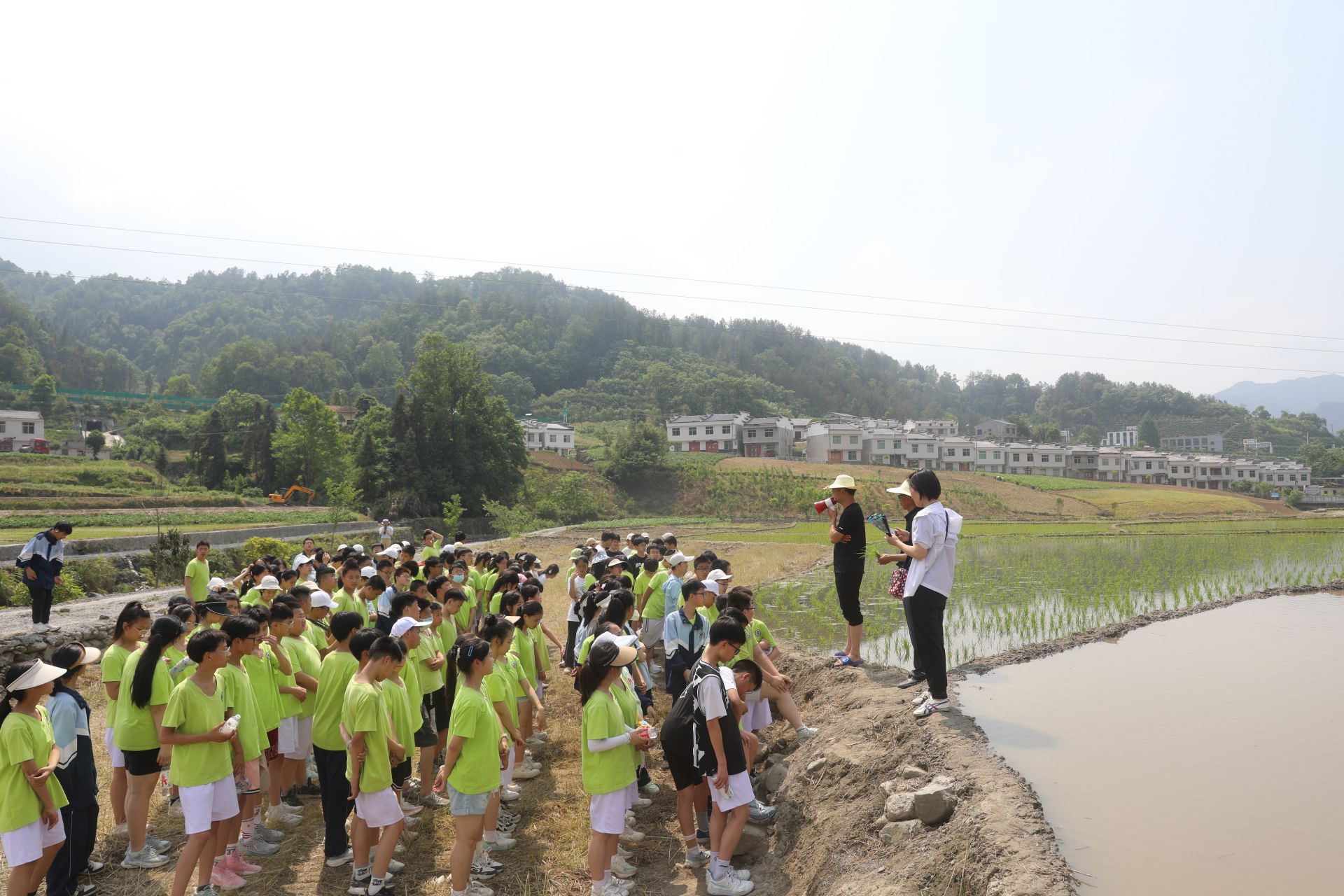 正在上传... c4a182444268f5d611b3b6c9664f097a.jpeg