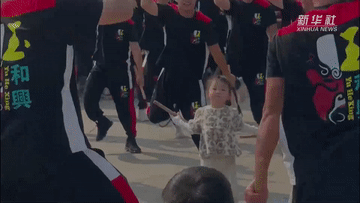 c111f03e63916741580f3e18a5d94f00.gif