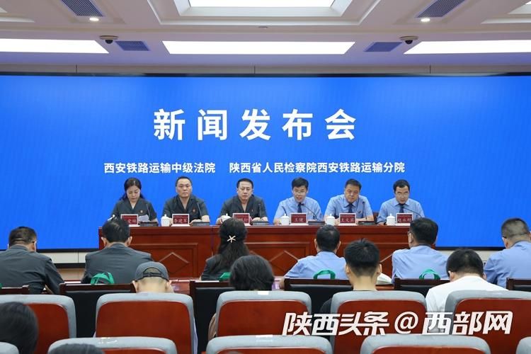 正在上传... a701800d8cd70d952bdd7baf45968641.jpeg