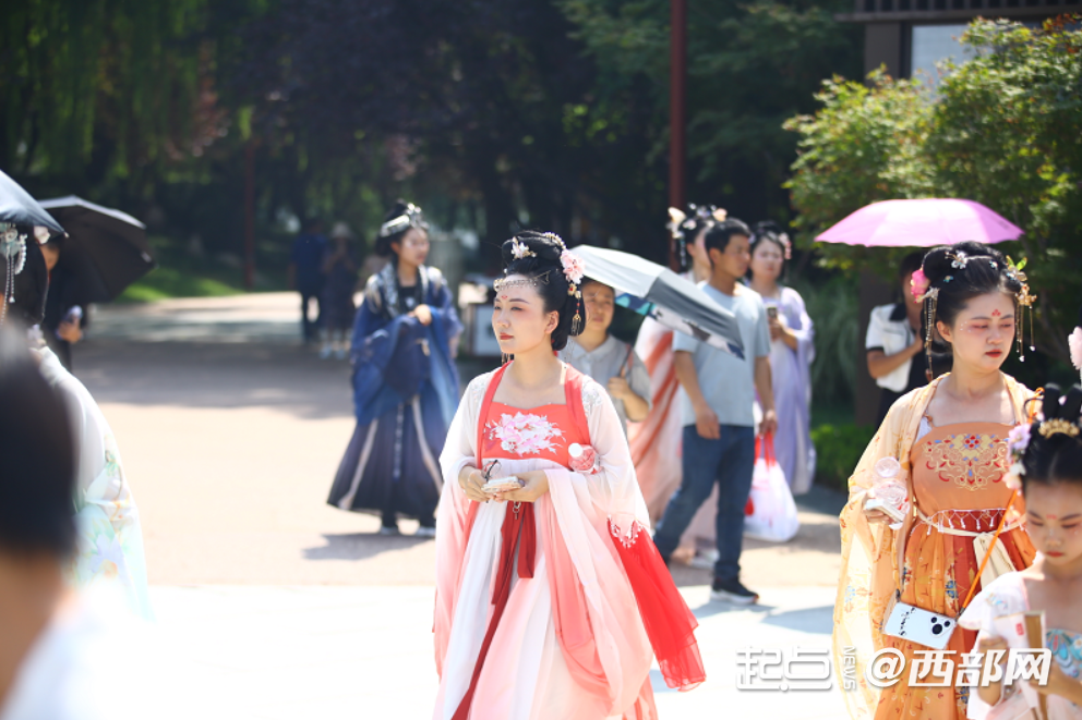 正在上传... be307e8d6f1288d8a8419178365b3f65.png