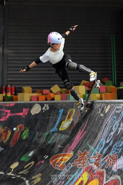 6a5499f5f2008d3255360b71eccc33a.jpg