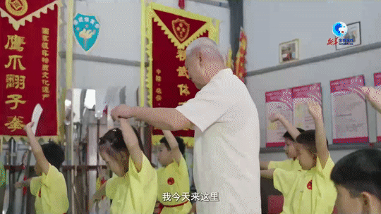 30792b7c89b3892be0a85a5c6eca4045.gif