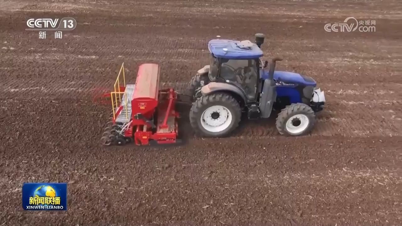 各地加快推进粮食收获 秋种陆续展开