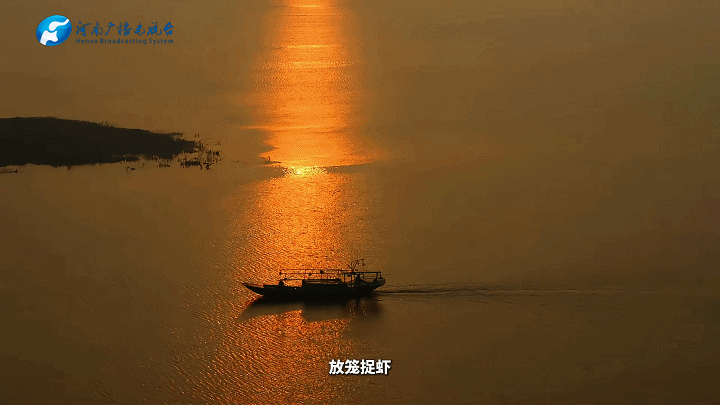 8e99377f87f029c45fe4bb9a6682b28b.gif