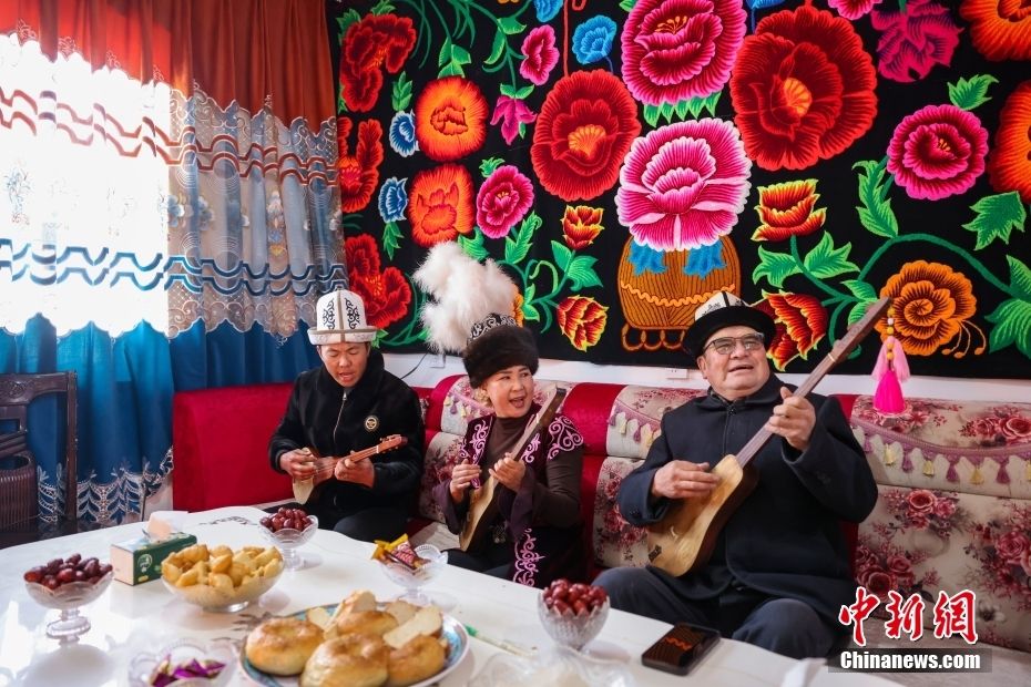 （新春走基层）新疆乌什有一个“幸福村”