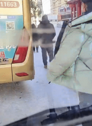 261aabe764186520bdfbd567a1f95d0e.gif