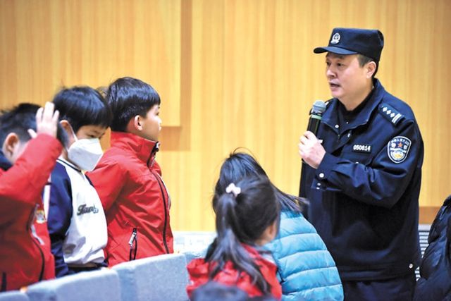 联动共治 合力保障校园安全 西安曲江派出所推进“警校共治”护成长