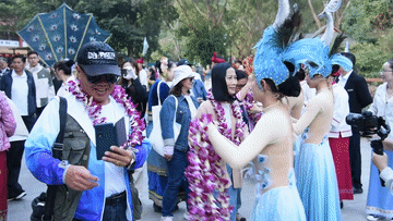 8f5fa53e3d5859b8aa5fb75eab879c86.gif