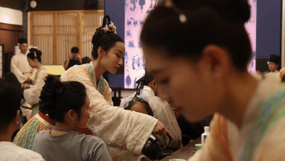 6fe95bd3a73e1e00e419521abcc5b5d9.gif
