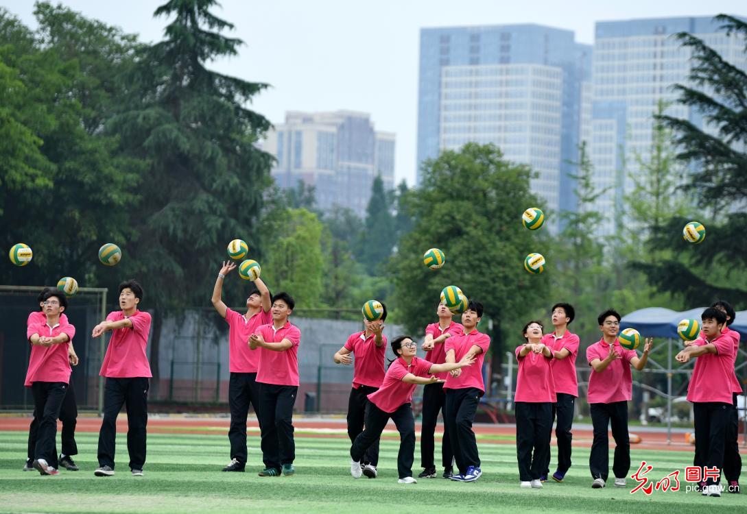 【青春逐梦 高考时刻】快乐迎高考 自信赴征程 【青春逐梦 高考时刻】快乐迎高考 自信赴征程