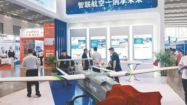 “科技盛宴”领跑新质未来 900余家国内外企业和机构参展