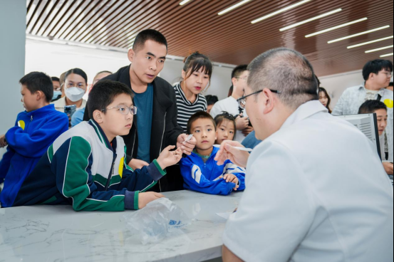 正在上传... 138eb64e5f53a98351ced3d730a75526.png