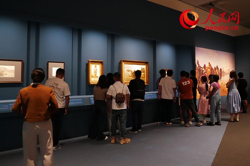观众在国博参观列宾艺术特展。人民网记者 韦衍行摄