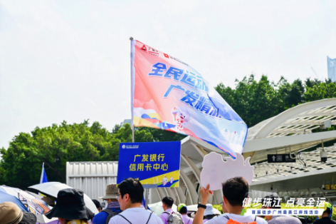 正在上传... f03a2904c0fcc9f3ca175ba3c222838f.png