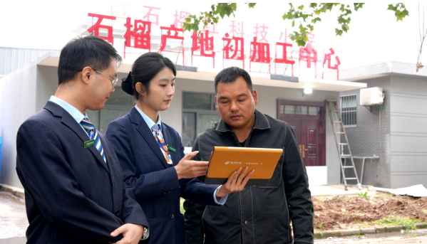 正在上传... cb3c5c46c9c01b979775254159ba5917.png