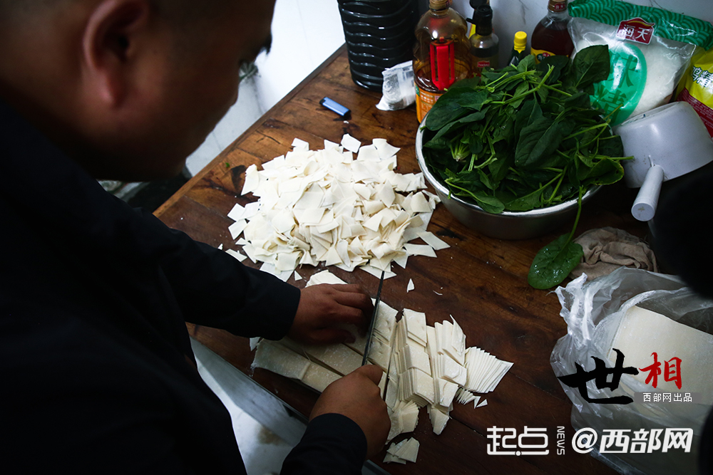 正在上传... 0c77cbb215cdfc8e6a38433f1874c5e1.png