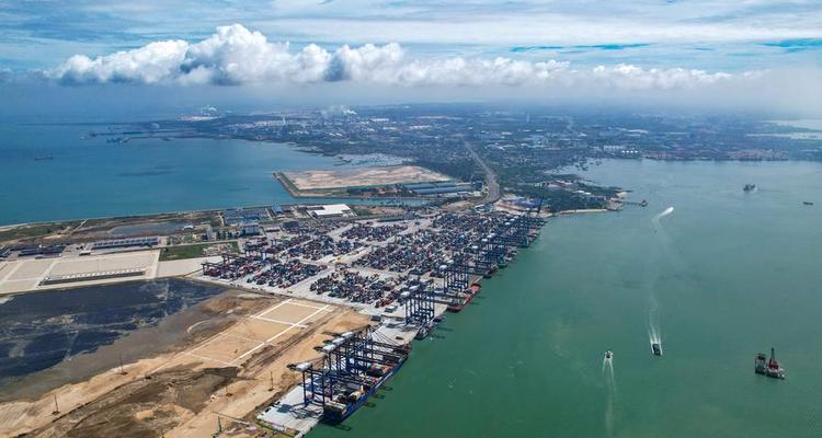 This aerial drone photo taken on May 28, 2025 shows a view of the Yangpu International Container Port in the Yangpu Economic Development Zone in Danzhou, south China's Hainan Province. (Xinhua/Yang Guanyu) 2b5a3c2f3b4129b208e97a447769d6b1.jpeg
