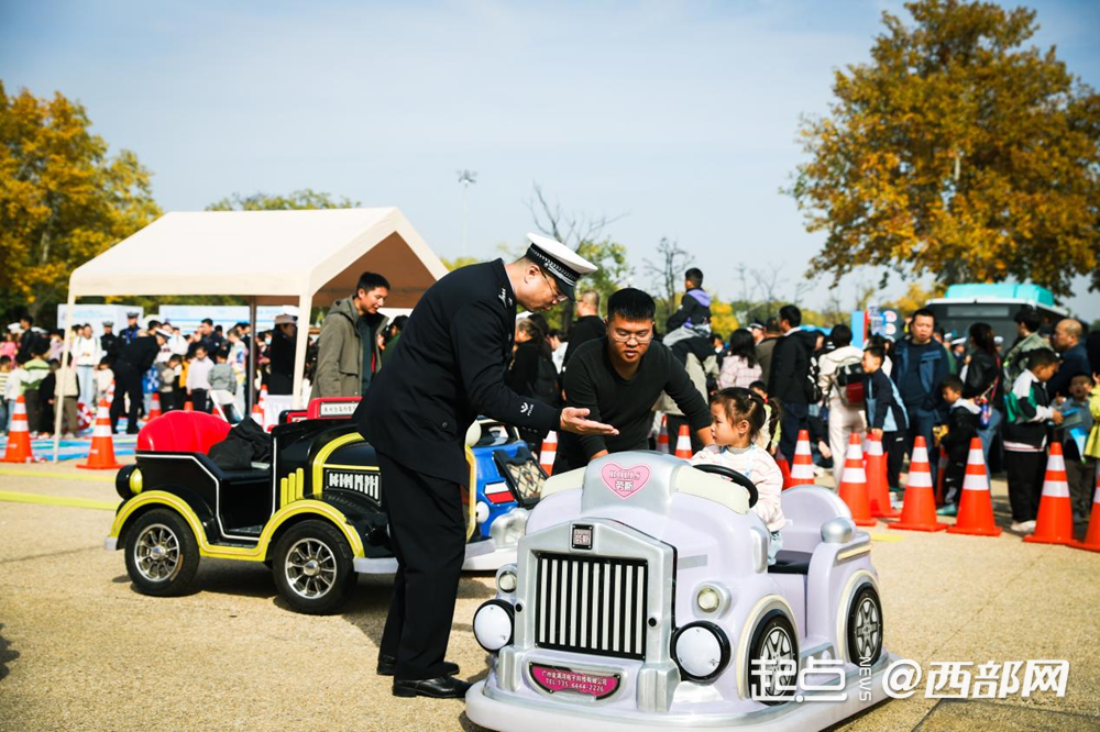 正在上傳... 6a97b1ba895efb5fbbe743604df17c27.png