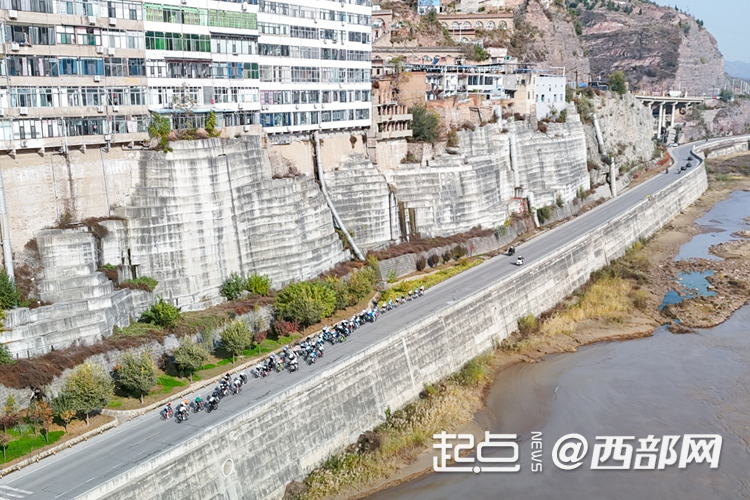 正在上传... 3d58acac7c88660348f36842acfcf265.png