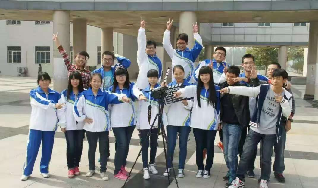 正在上传... 2809529fbe4b5a5dff09e860fab31264.png