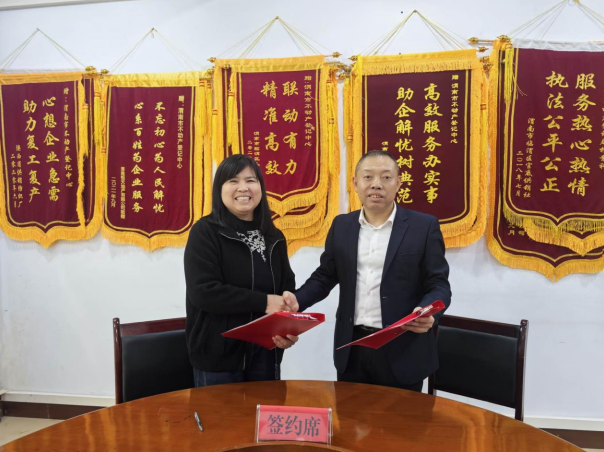 正在上传... 86128af80103bba2e9c6dd7a3d7c2900.png