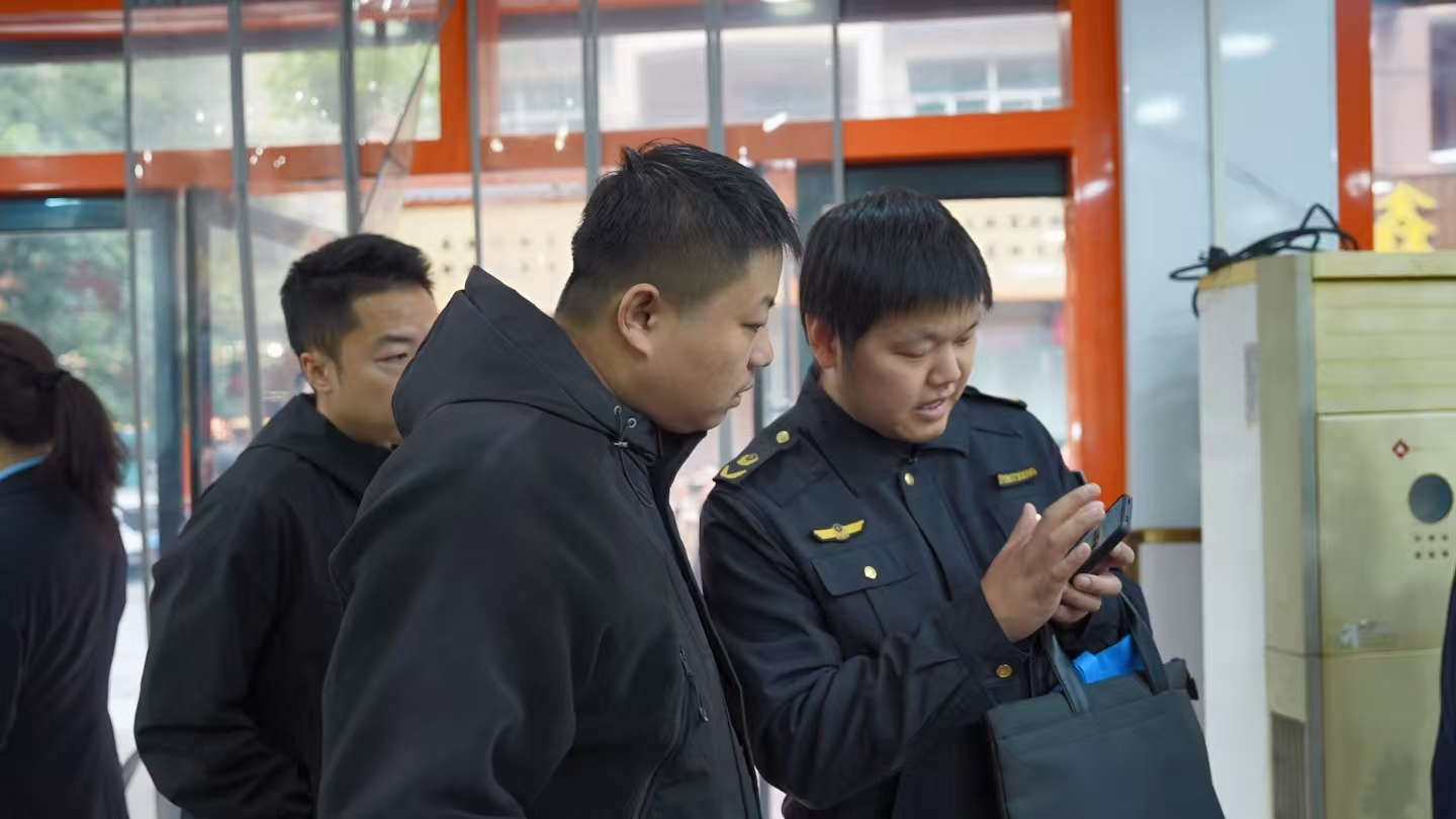 正在上传... 7c6fc853ffeb7f69390c9aac01c26ad5.png