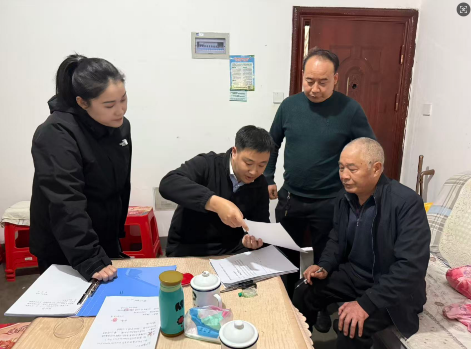 正在上传... a552ed9ef736a3b18bfac281c205bf19.png