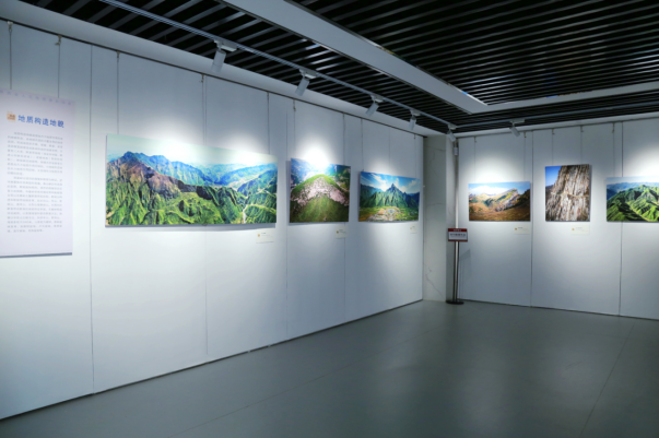 正在上传... 047651bfb6d0000fd1349028cc91b2fa.png