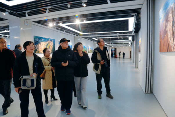 正在上传... 68ea4ea4fde6e036444c4696811e4a78.png