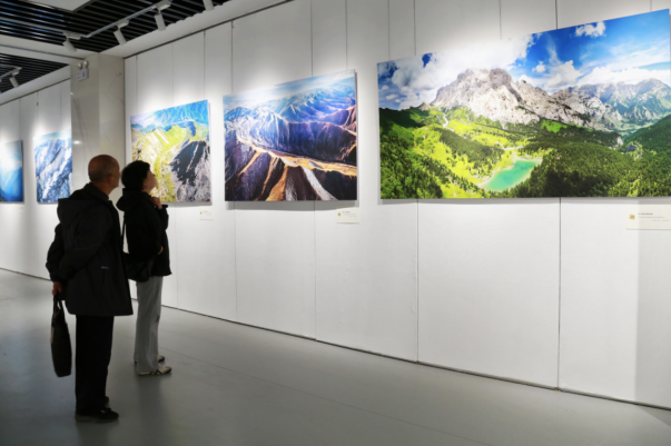 正在上传... 7e1b37e05f3a57bc5f6af7a46761a891.png