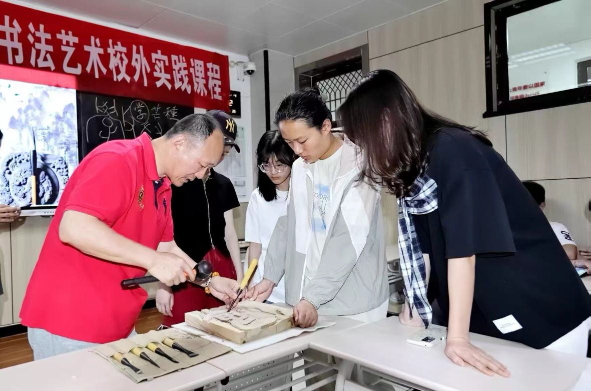 正在上传... 36243b412e8c0619a6808fff69e5831e.png