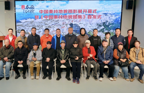 正在上传... bfa0fd1cc67d585d772edcb446464e35.png