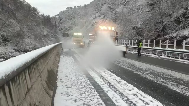 正在上传... fc9d5233e2176e9cb5152c749e2f076e.png