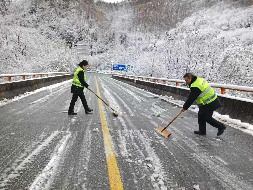 正在上传... e45a57b2ed140e971b8b9b06f239123b.png