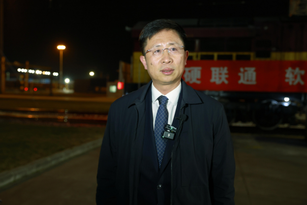 正在上传... 5c9ece5937bb41c0fa2f220a54db1d8e.png