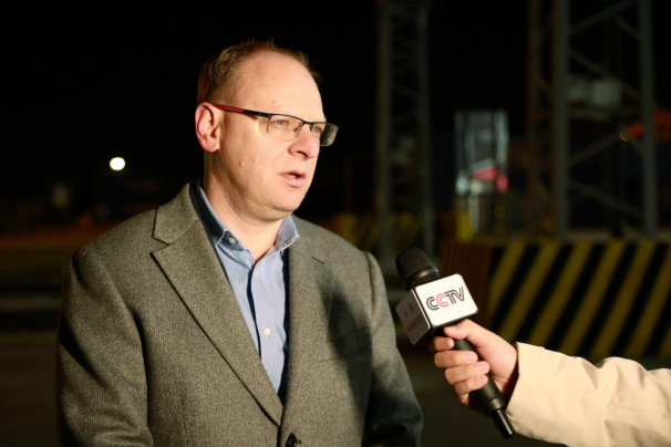 正在上传... 721da08e4dc6b015db2bb078b582b9a8.png