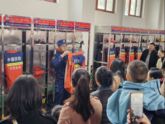 正在上传... 68103b68fe4c55079c7b03dd0185965f.png