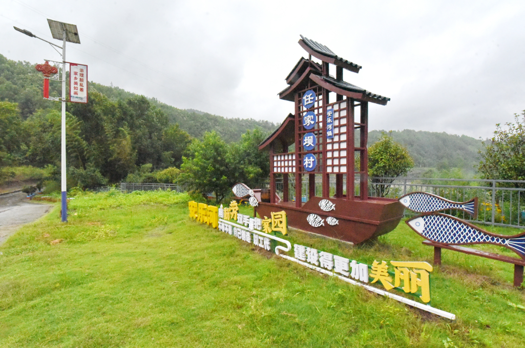 正在上传... 7613b27efa4e2735b7f6c7cb5233cb83.png